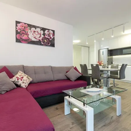 Apartment Tomy